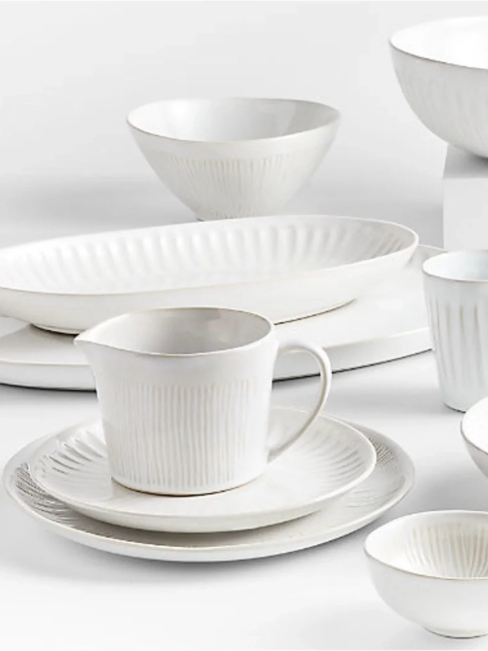 New! Crate&Barrel White Ribbed Ceramic Sauce Boat